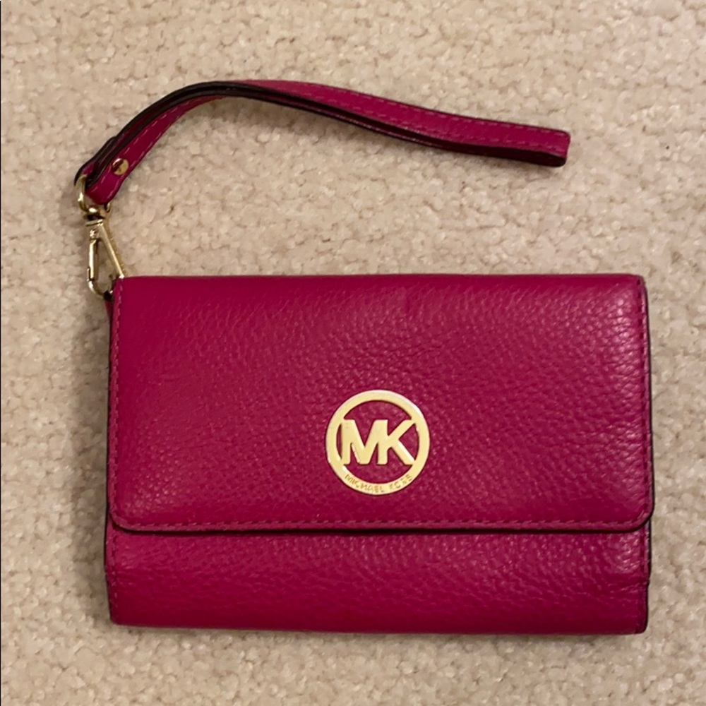 EUC Michael Kors wristlet wallet